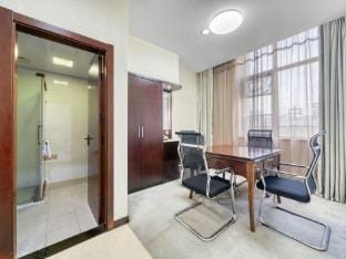 Mr. Carbon · Xinhu International Hotel (Sanmen Xinhu Park County Government Store) Hotel in Zhejiang