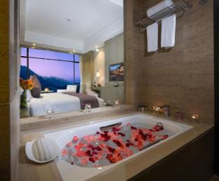 Sanqingshan New Century Resort (Former New Century Resort) Hotel in Zhejiang