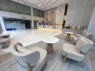 Hua Yi Select Hotel (Lu'an Dongqili Station) by Home Inn Hotel in Jiangsu