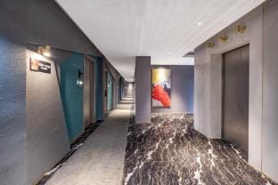 Yiwu Jingdu Hotel (Fotang Ancient Town Baolong Plaza) Hotel in Hangzhou