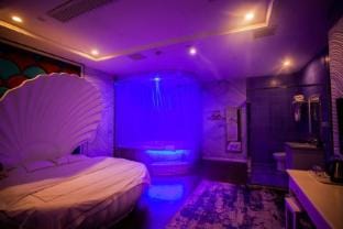 Mizhiyue E-Sports Cinema Business Hotel (Wanda Branch) Hotel in Nanjing