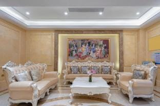 Vienna International Hotel · Nanxun Ancient Town Zhengyi Square Branch Hotel in Suzhou