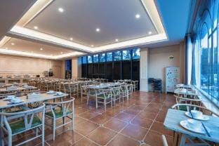 Vienna International Hotel · Nanxun Ancient Town Zhengyi Square Branch Hotel in Suzhou
