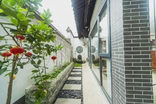 Xianlai Resident Homestay Hotel in Zhejiang