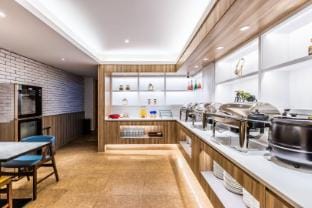 Youjia Hotel (Xihu District Wensan Road Metro Station Branch) Hotel in Hangzhou