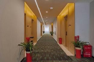 GreenTree Inn (Wuhu Economic Development Zone Huashan Road Light Rail Station Branch) Hotel in Nanjing