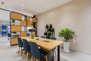 Home Inn Business Hotel (Nanjing Liuhe Xiongzhou Metro Station Jinning Plaza) Hotel in Nanjing