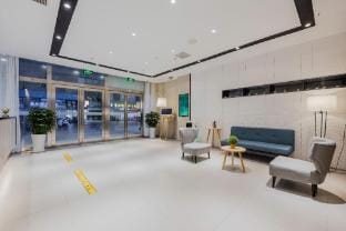 Home Inn Business Hotel (Nanjing Liuhe Xiongzhou Metro Station Jinning Plaza) Hotel in Nanjing