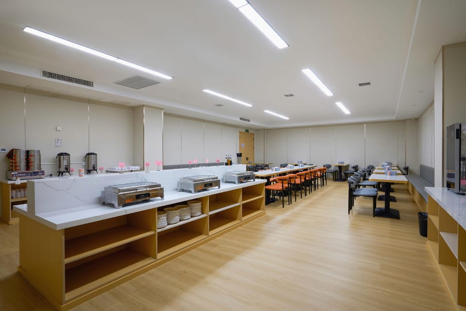 Maxiding Select Hotel (Nanjing Yangtze River Bridge North Hongyang Plaza Branch) Hotel in Nanjing