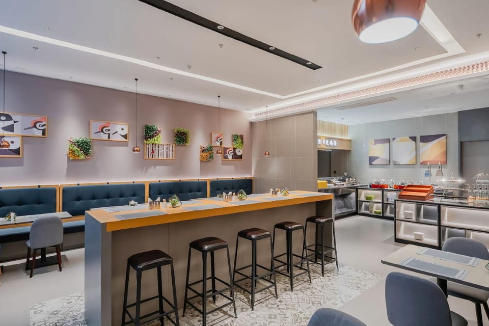 Home Inn Selected Hotel (Nanjing Jiangning Zhongcai Logistics Dongqi Road Metro Station Branch) Hotel in Nanjing