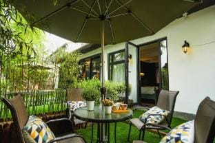 Xuanlan Xiaozhu Resort Homestay (Shangxiang Ancient Road Branch) Hotel in Hangzhou