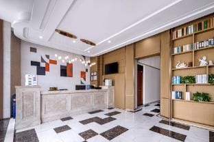 Hangzhou Seasons Plaza Hotel (Xiasha University Town Gaosha Commercial Street Branch) Hotel in Hangzhou