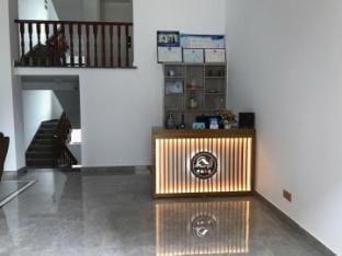Xinchang Slow Living Elegant Courtyard Homestay (Shijiu Peak Branch) Hotel in Zhejiang