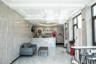 Xintun Holiday Hotel (Shanghai Hongqiao National Exhibition Store) Hotel in Shanghai