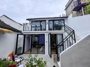 Xiaoxi House (Zhujiajiao Ancient Town Meizhou Road) Hotel in Shanghai