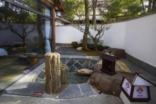 Hua Shen Tang Homestay Hotel in Zhejiang