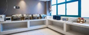 Weidu E-sports Smart Hotel (Huaibei Railway Station Store) Hotel in Jiangsu
