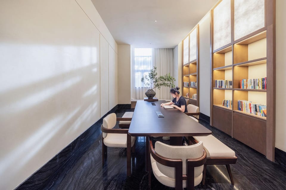 Atour Hotel, Huaguoshan Avenue, Lianyungang Government Affairs Center Hotel in Jiangsu