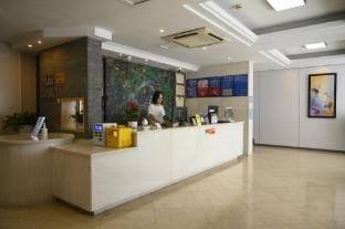 Weige Boutique Hotel (Shaoxing Lu Xun's Hometown Book Saint's Hometown) Hotel in Hangzhou