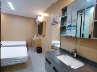 Mengju Hotel (Nanjing University of Science and Technology Xiaolingwei Metro Station Store) Hotel in Nanjing
