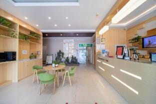 Green E-sports Hotel (Huai'an First Hospital Xiaoying Square) Hotel in Jiangsu