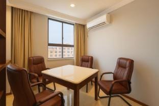 Edinburgh Hotel (Haining Zhejiang University International Campus Branch) Hotel in Hangzhou