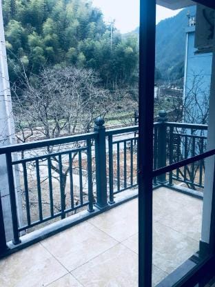 Yuantou Local Cuisine Specialty Homestay (Xili Line Branch) Hotel in Zhejiang