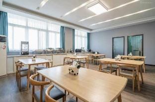 Lanwan Holiday Hotel (Jiangning Dongshan Wanjing Auto Life Plaza Branch) Hotel in Nanjing
