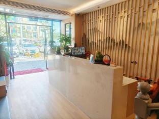 Binxin Hotel (Zhushan Road Kening Road Subway Station) Hotel in Nanjing