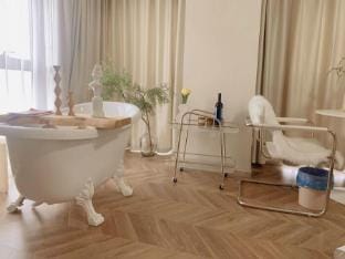 Youxiong Designer Homestay (Zhushan Road Branch) Hotel in Suzhou