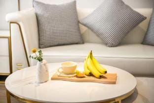Salty Fish Audio-Visual Hotel Apartment (Gaoxin Baolong Plaza Branch) Hotel in Zhejiang
