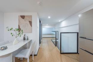 Salty Fish Audio-Visual Hotel Apartment (Ganglong Plaza Branch) Hotel in Zhejiang