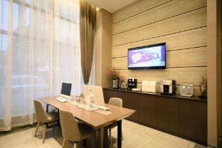 Hometown Inn Select Hotel (Tianchang City Government Wuyue Plaza Branch) Hotel in Jiangsu