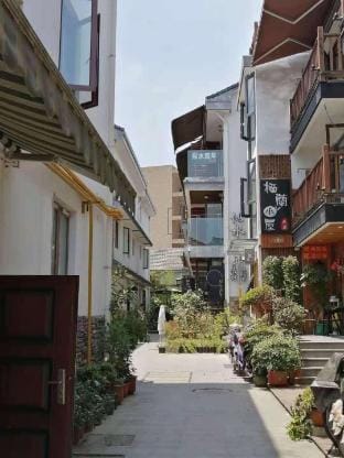 Habitat Music Board Game Homestay (Qingzhiwu Road No. 1 Branch) Hotel in Hangzhou