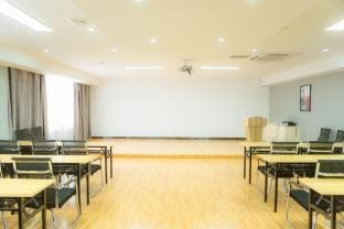Shangke Premium Hotel (Zaozhuang Zhongtian Pedestrian Street) Hotel in Jiangsu