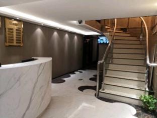 Fuchun Light Stay Hotel (Nanjing Sanjiang College Chunjiang Road Metro Station Branch) Hotel in Nanjing
