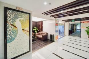 Rhine Seasons Grand Hotel (Jiande Xin'anjiang Square Branch) Hotel in Hangzhou
