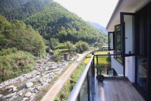 Yunhe Zhuyu Mountain Homestay (Chongzhang Section No. 1 Branch) Hotel in Zhejiang