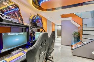 Extraordinary Theme E-sports Hotel (China Resources Vientiane City Store) Hotel in Jiangsu