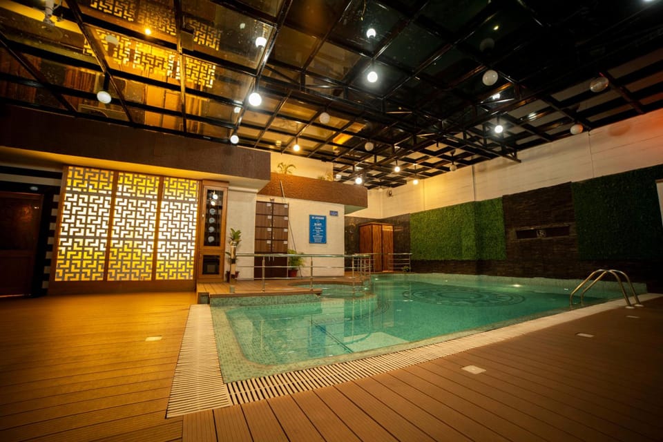 Swimming pool