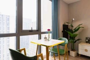 Bester Media Hotel Apartment (High-tech Baolong Plaza Branch) Hotel in Zhejiang