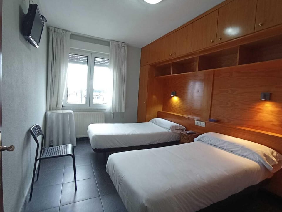 Hostel Ría de Avilés Hotel in Aviles