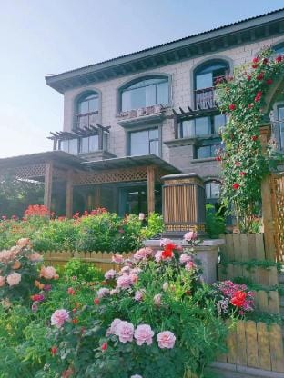 Yizheng Forty-Nine Chrysanthemum Homestay Hotel in Jiangsu