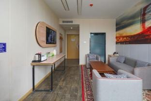 Jinlin Riverside Esports Hotel (Chemical Park Metro Station Branch) Hotel in Nanjing