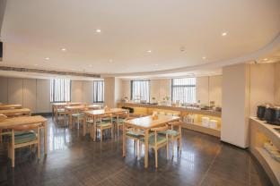Qingmu Select Hotel (Zhenjiang Railway Station Bailian Department Store Branch) Hotel in Jiangsu