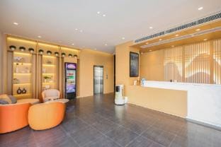 Qingmu Select Hotel (Zhenjiang Railway Station Bailian Department Store Branch) Hotel in Jiangsu