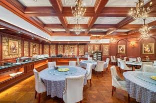 Vienna Smart Hotel (Wuhu Fantawild Phase 2, 3, 4 Jiuziguzhen Branch) Hotel in Nanjing