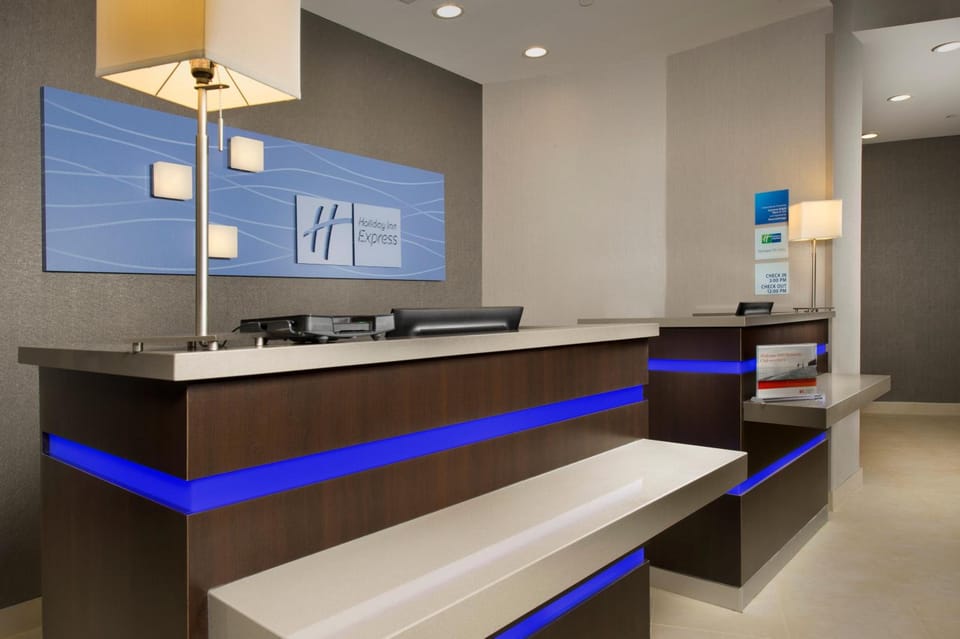 Holiday Inn Express Hotel & Suites Waco South By IHG Hotel in Waco