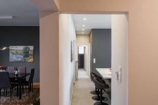 Spacious seaside flat at alimos Hotel in Alimos