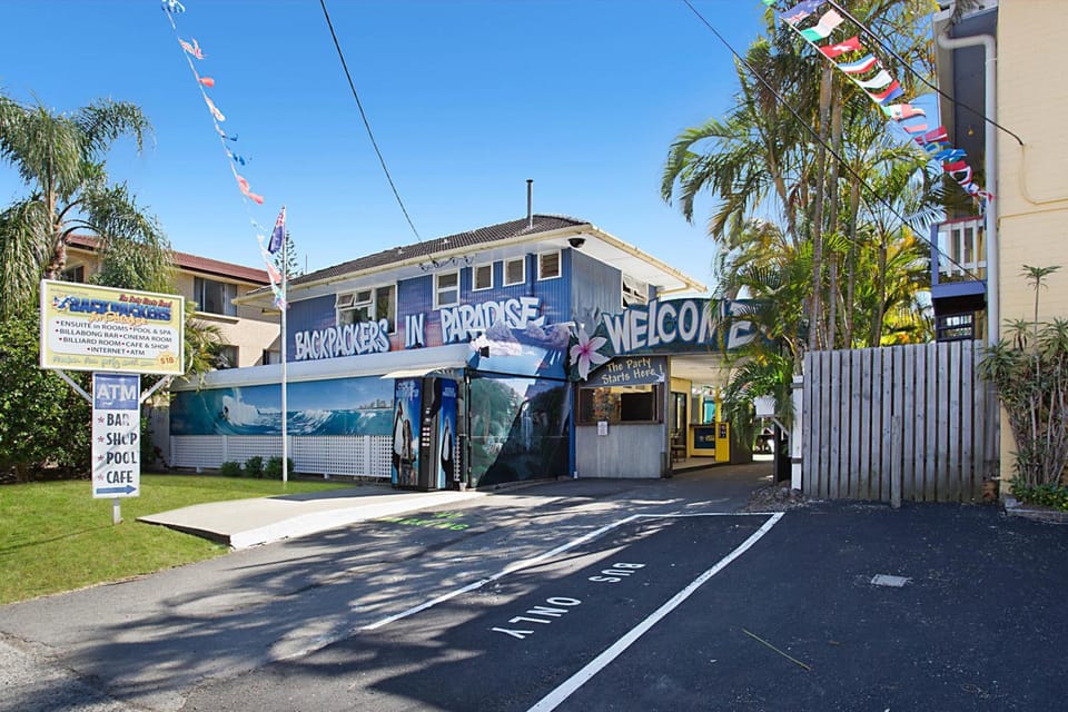Backpackers In Paradise – 18 to 40 years old Hostel in Surfers Paradise